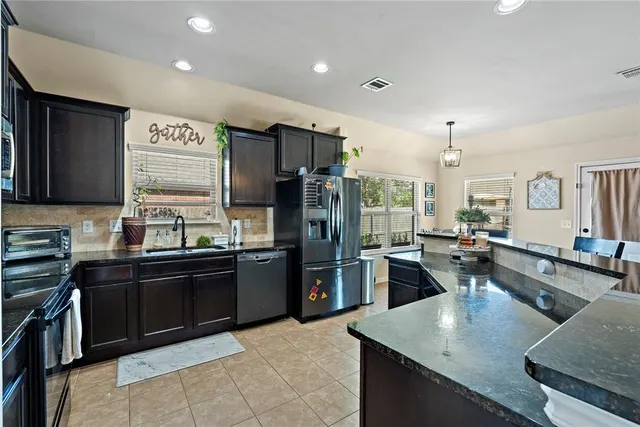 Photo 8 — 11001 SW 38th Circle, Mustang, OK 73064