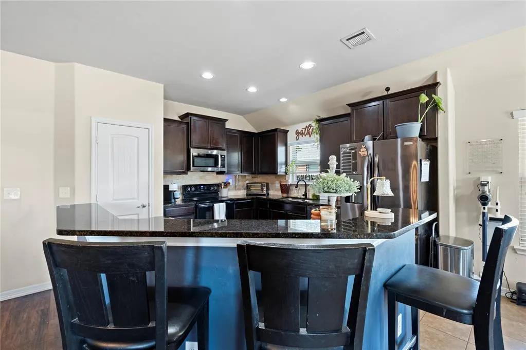 Photo 10 — 11001 SW 38th Circle, Mustang, OK 73064