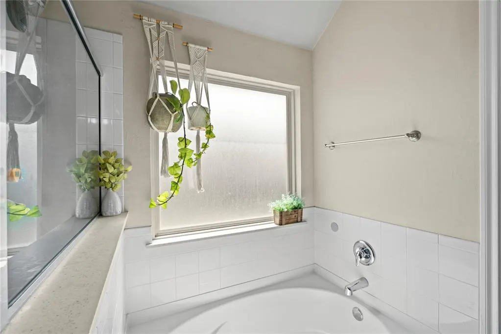 Photo 16 — 11001 SW 38th Circle, Mustang, OK 73064