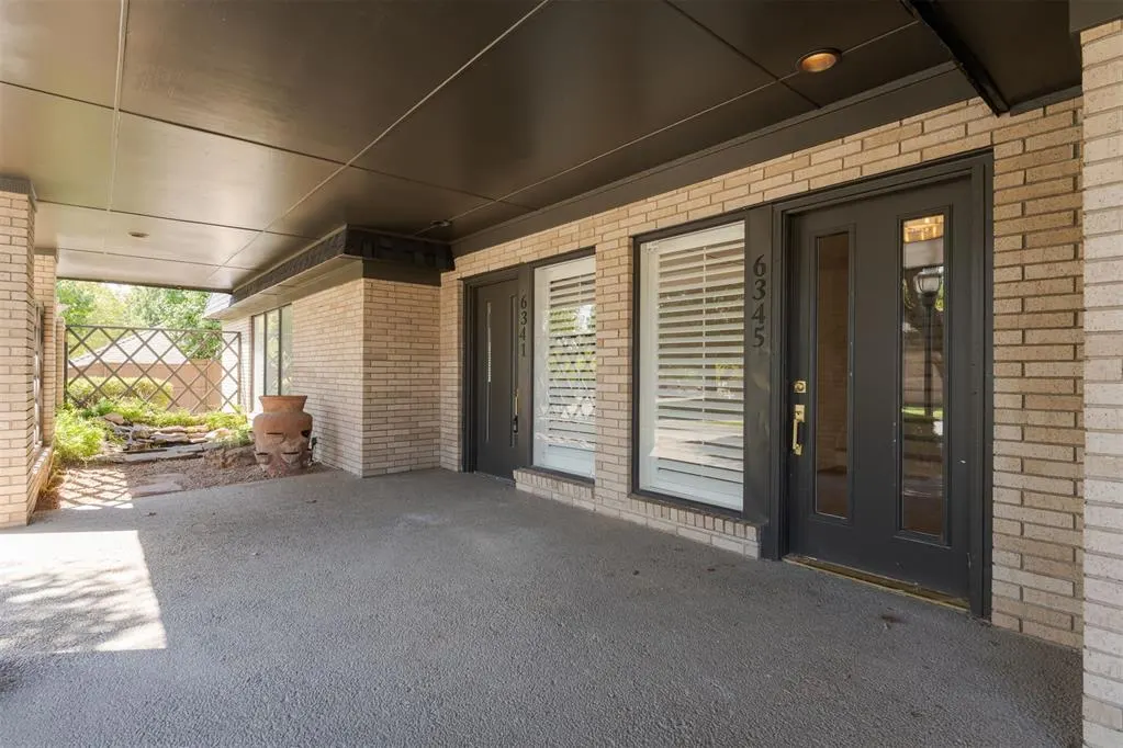 Photo 3 — 6345 Glenbrook Court, Oklahoma City, OK 73118