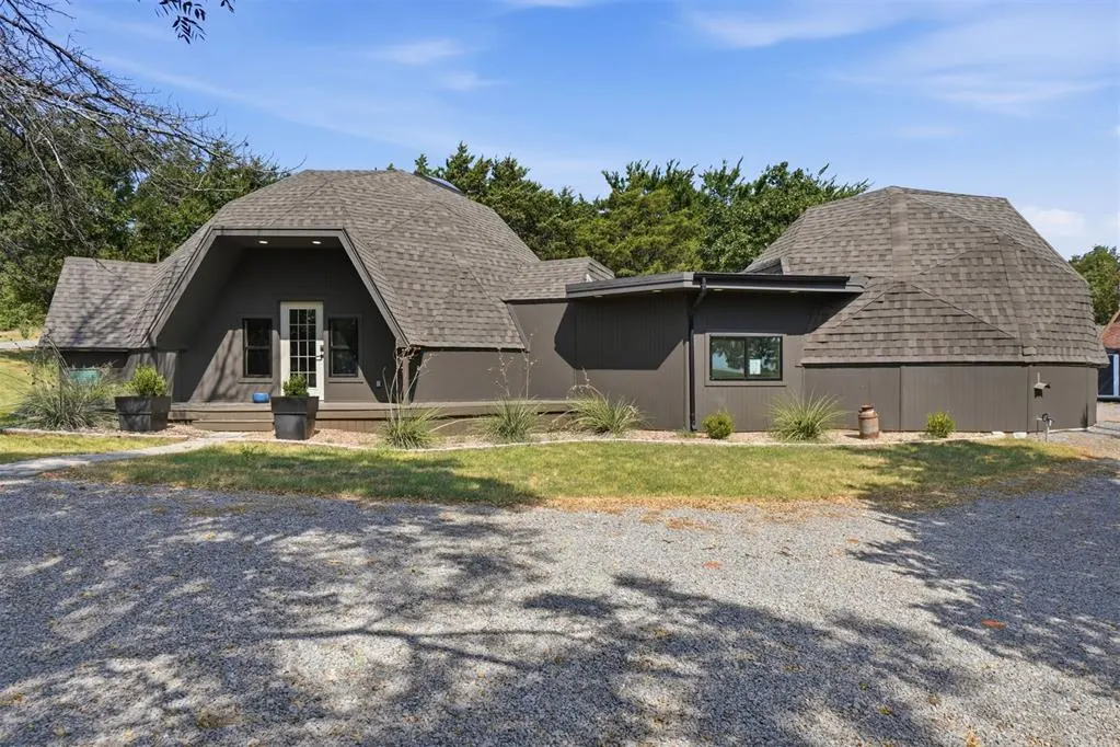 Front exterior — 10347 N 2432 Circle, Weatherford, OK 73096