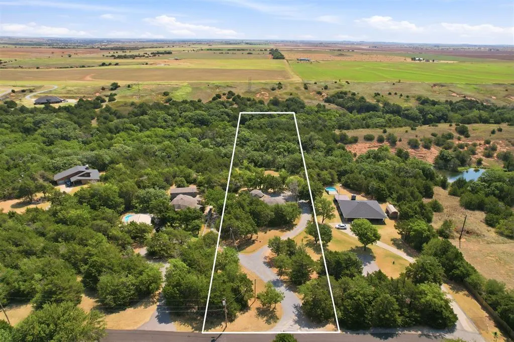 Photo 4 — 10347 N 2432 Circle, Weatherford, OK 73096