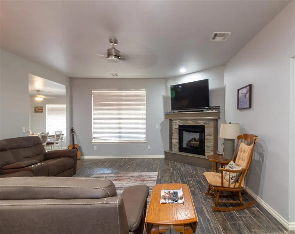 Photo 5 — 2755 S County Line Avenue, Blanchard, OK 73010