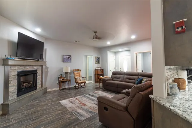 Photo 7 — 2755 S County Line Avenue, Blanchard, OK 73010