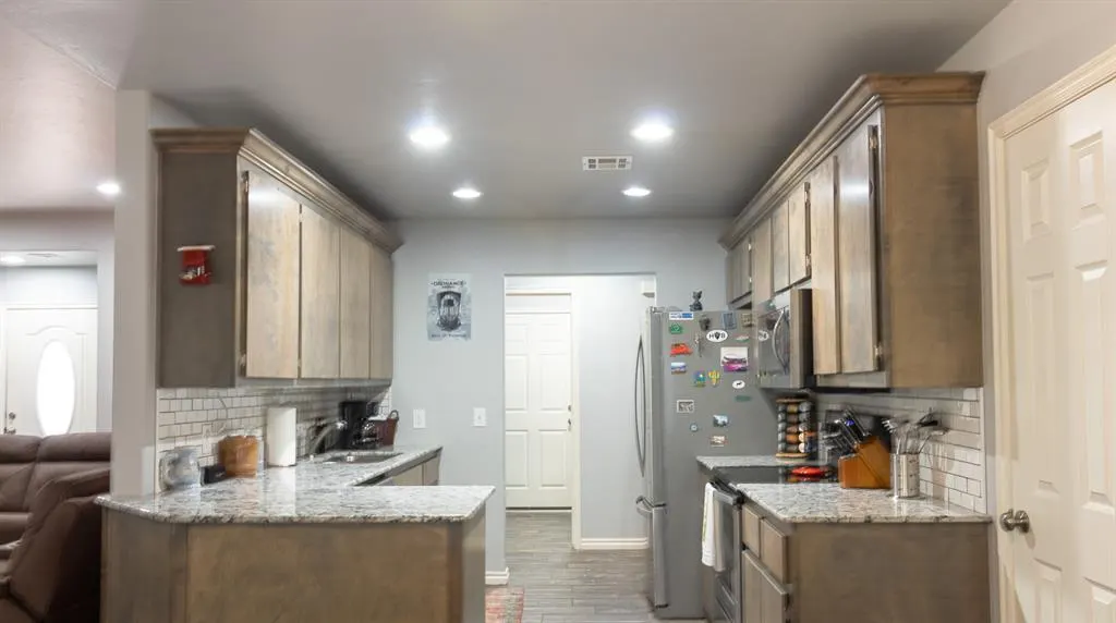 Photo 9 — 2755 S County Line Avenue, Blanchard, OK 73010