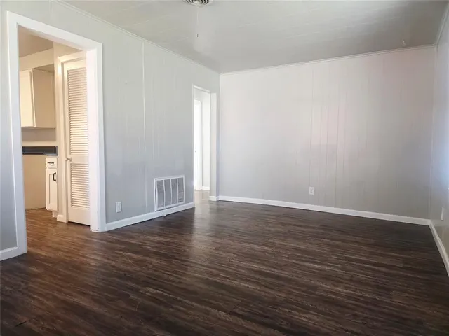 Photo 3 — 307 E Kittyhawk Drive, Oklahoma City, OK 73110
