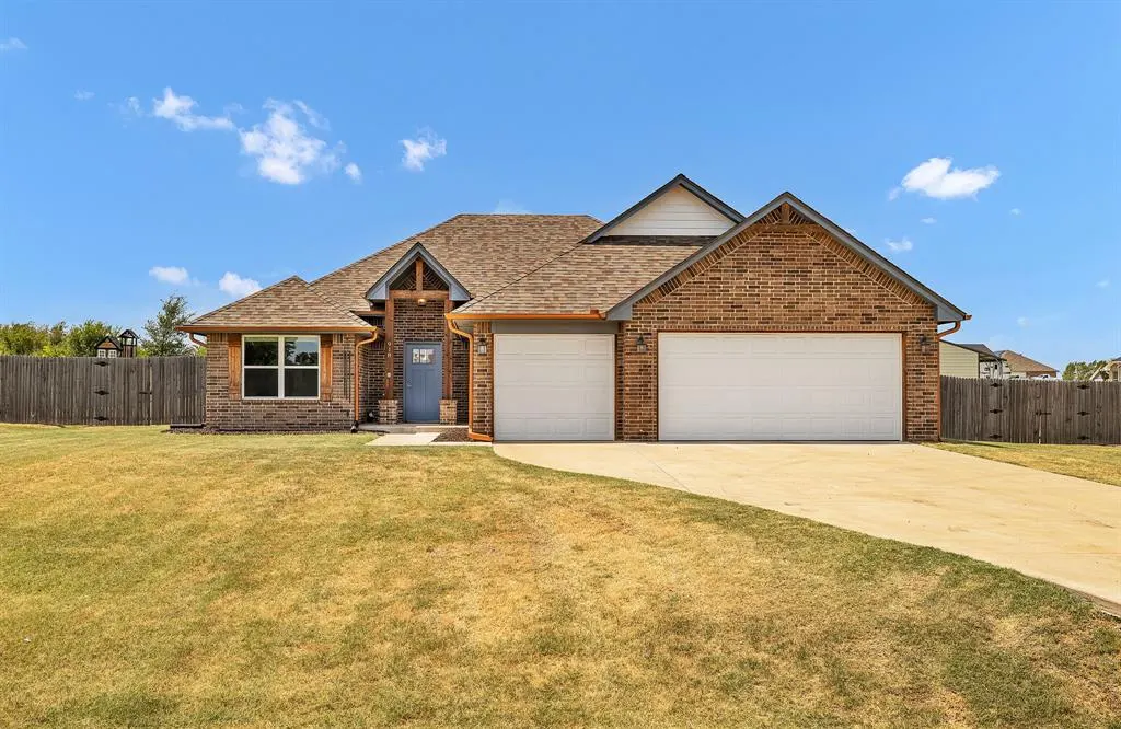 Front exterior — 918 Red Rock Road, Blanchard, OK 73010