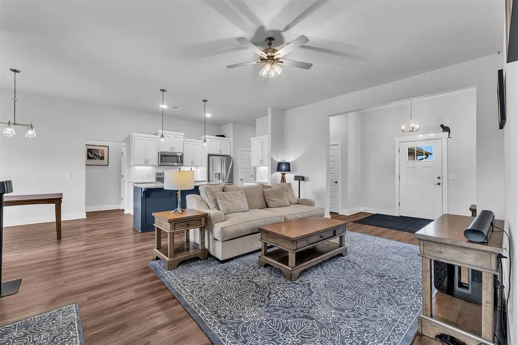 Photo 5 — 918 Red Rock Road, Blanchard, OK 73010