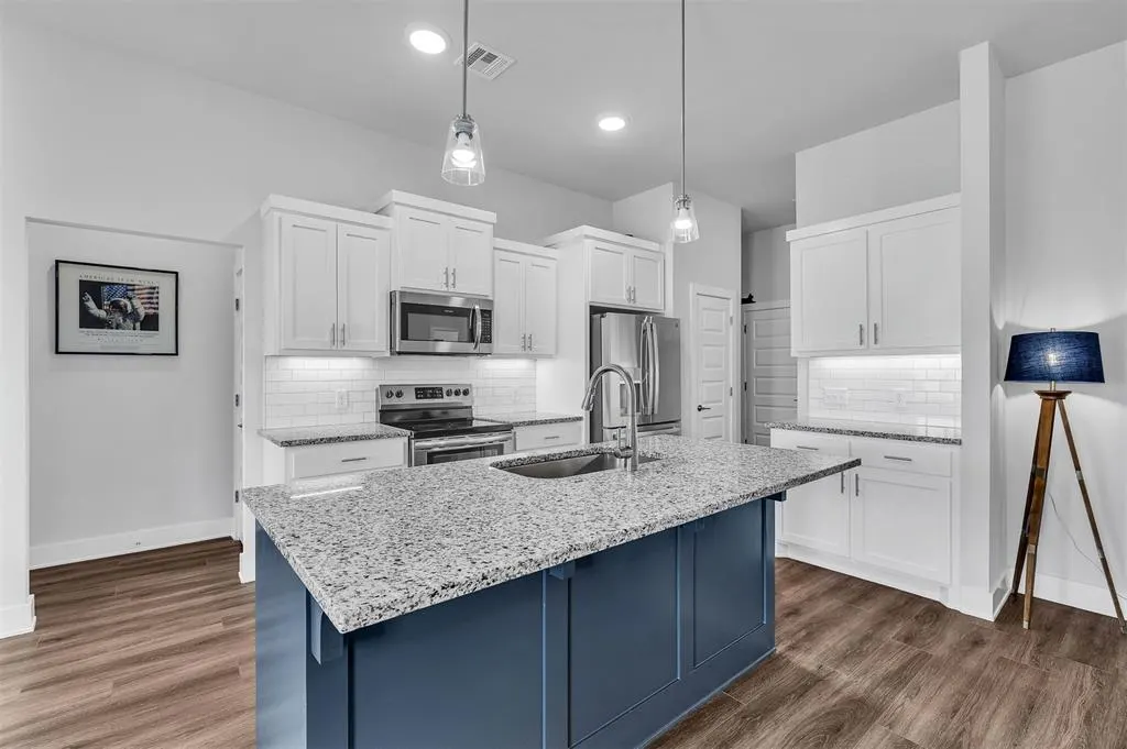 Photo 9 — 918 Red Rock Road, Blanchard, OK 73010