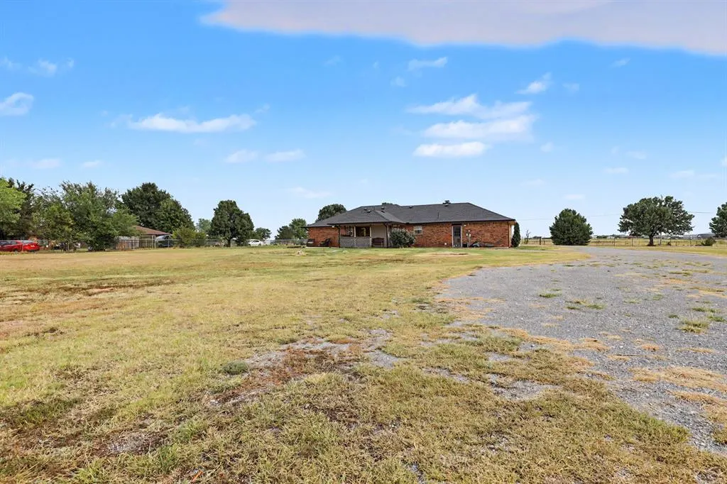 Photo 32 — 16875 SW 29th Street, El Reno, OK 73036