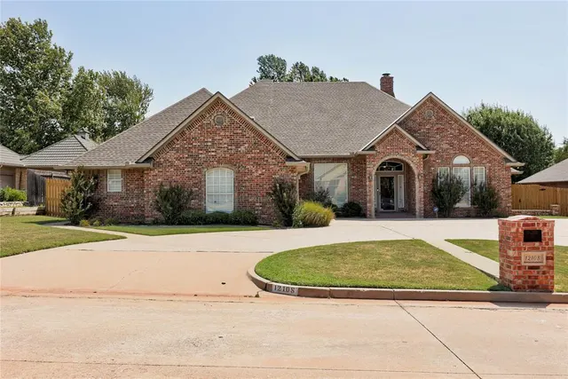 Photo 2 — 12108 Maple Ridge Road, Oklahoma City, OK 73120
