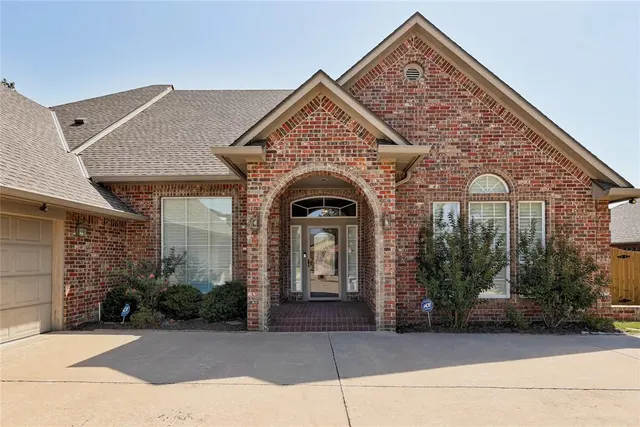 Photo 3 — 12108 Maple Ridge Road, Oklahoma City, OK 73120