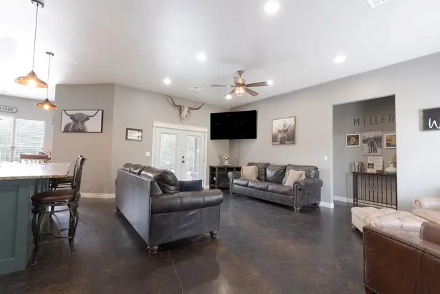 Photo 2 — 16703 Acorn Lane, Newalla, OK 74857