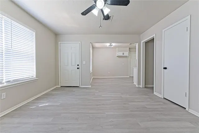 Photo 4 — 4829 Creekwood Drive, Oklahoma City, OK 73135