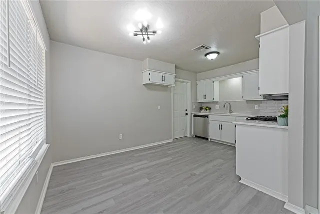 Photo 6 — 4829 Creekwood Drive, Oklahoma City, OK 73135