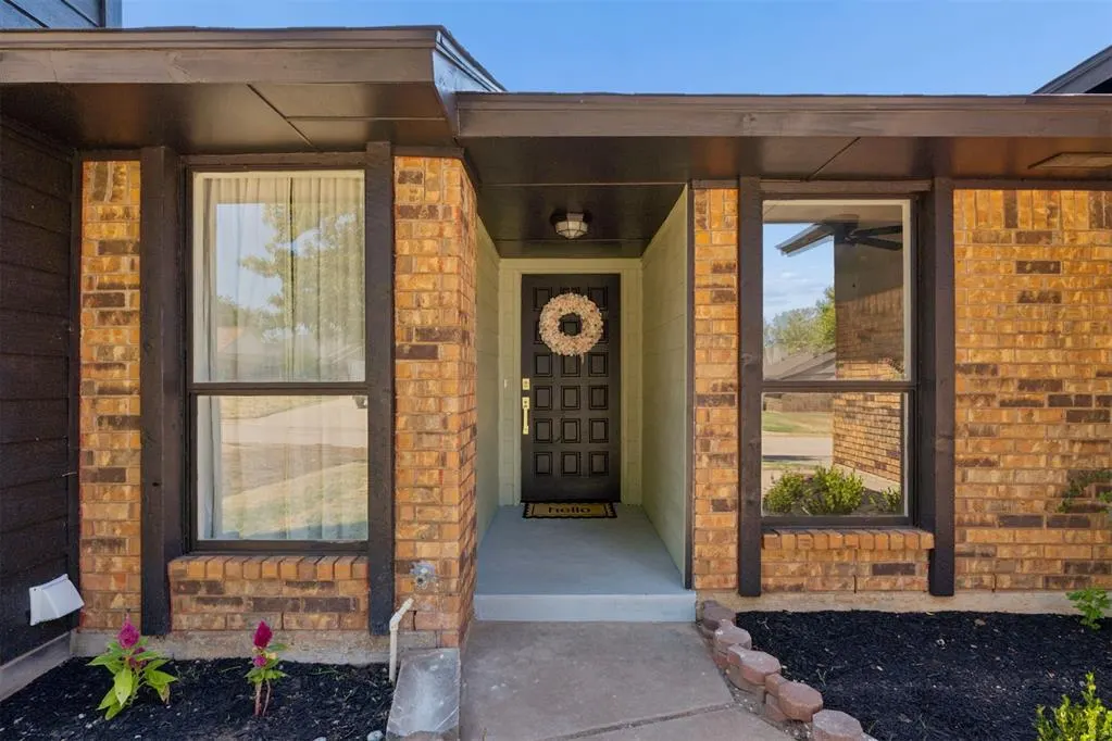 Front exterior — 1013 N Crystal Way, Mustang, OK 73064