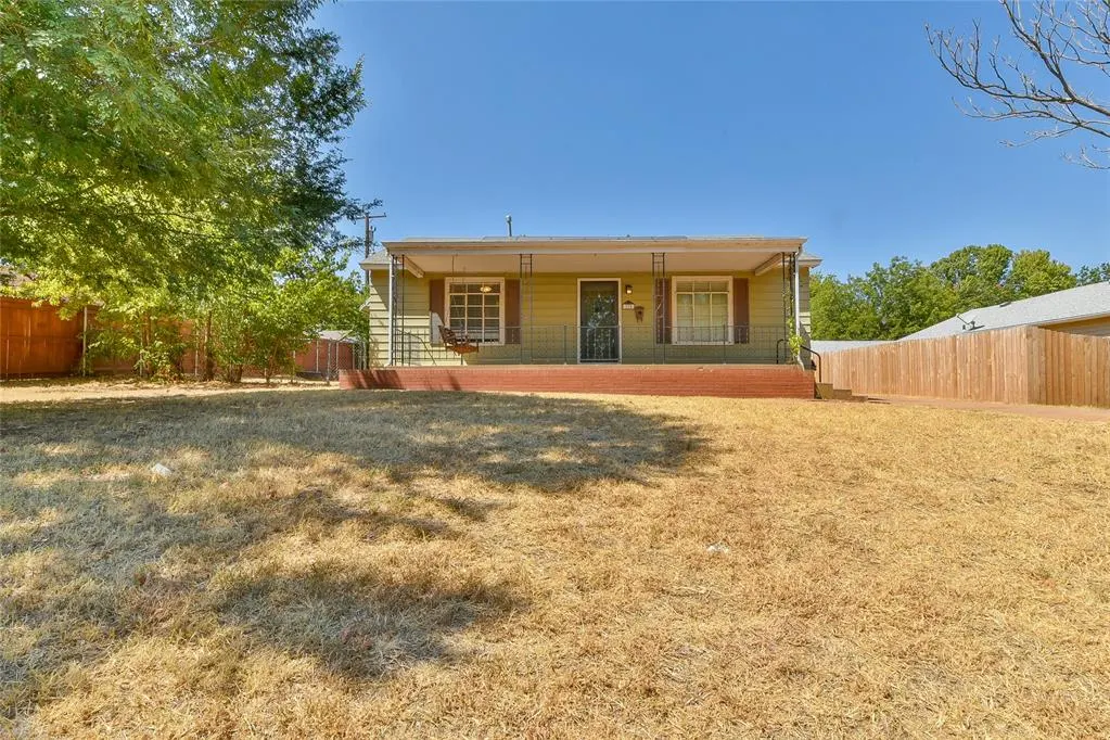 Front exterior — 315 N 13th Street, Guthrie, OK 73044
