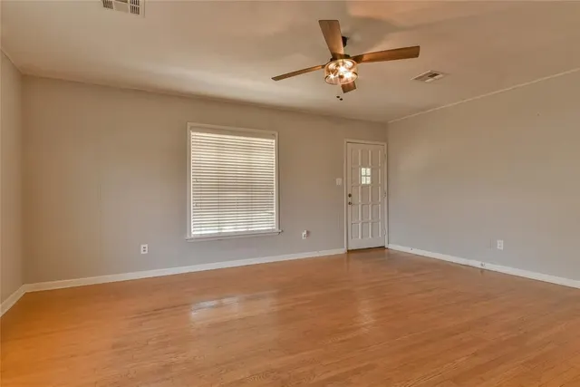 Photo 4 — 315 N 13th Street, Guthrie, OK 73044