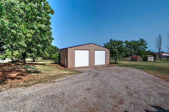 Photo 3 — 1254 Oak Hill Drive, Chandler, OK 74834