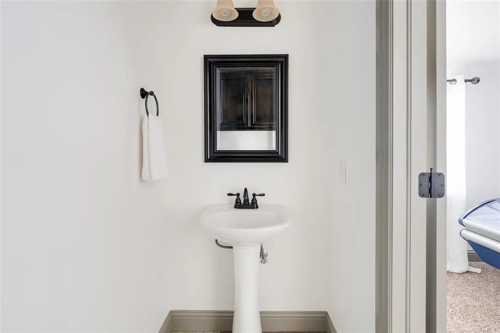 Photo 35 — 17500 Murcielago Court, Oklahoma City, OK 73170