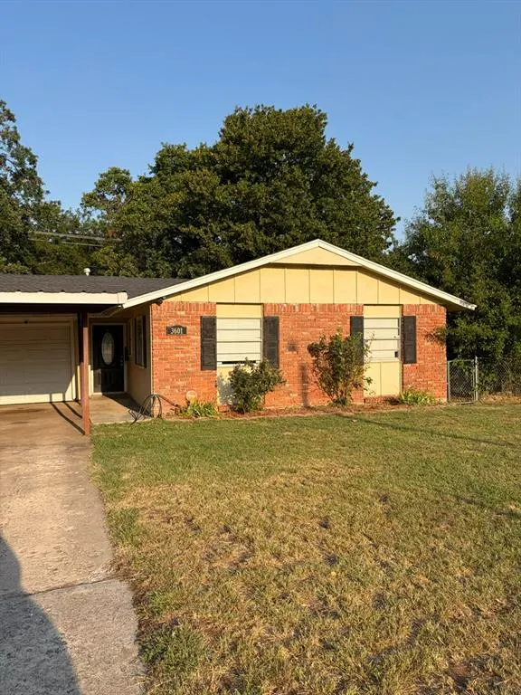 Photo 2 — 3601 Parkwoods Lane, Oklahoma City, OK 73110