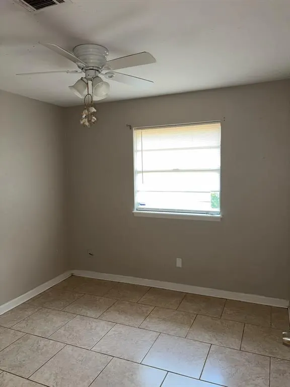 Photo 7 — 3601 Parkwoods Lane, Oklahoma City, OK 73110