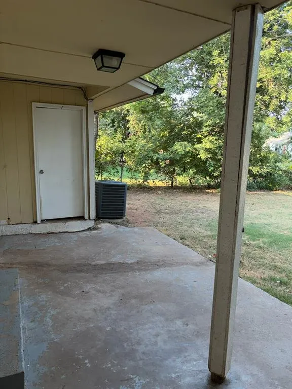 Photo 12 — 3601 Parkwoods Lane, Oklahoma City, OK 73110