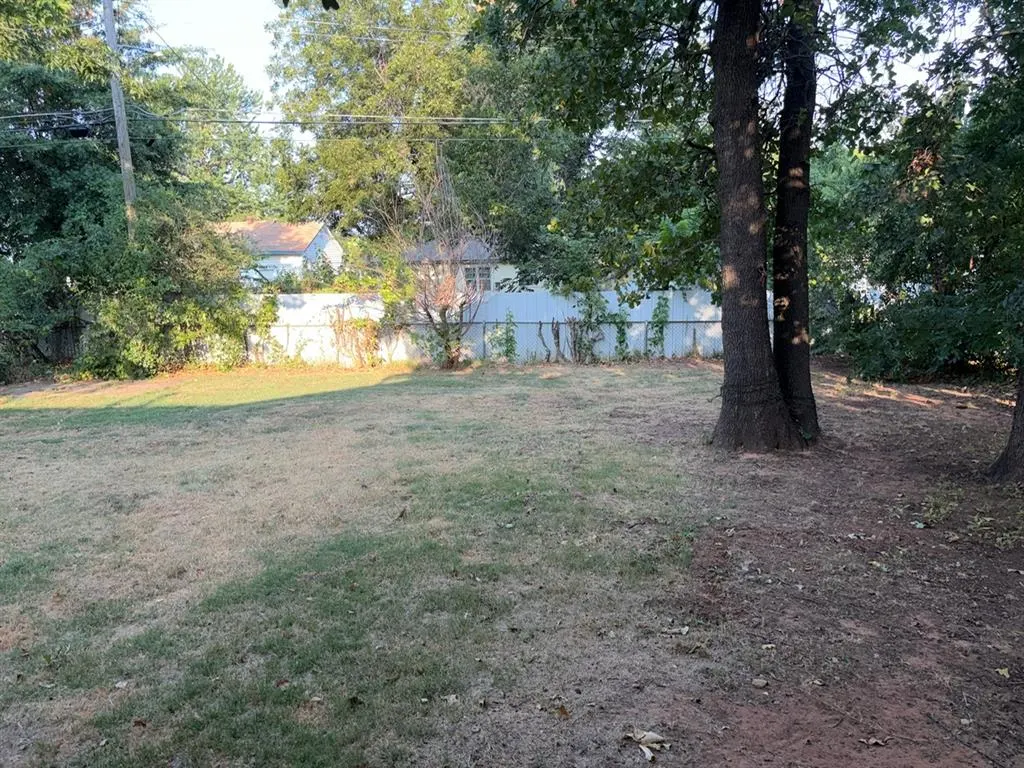 Photo 14 — 3601 Parkwoods Lane, Oklahoma City, OK 73110