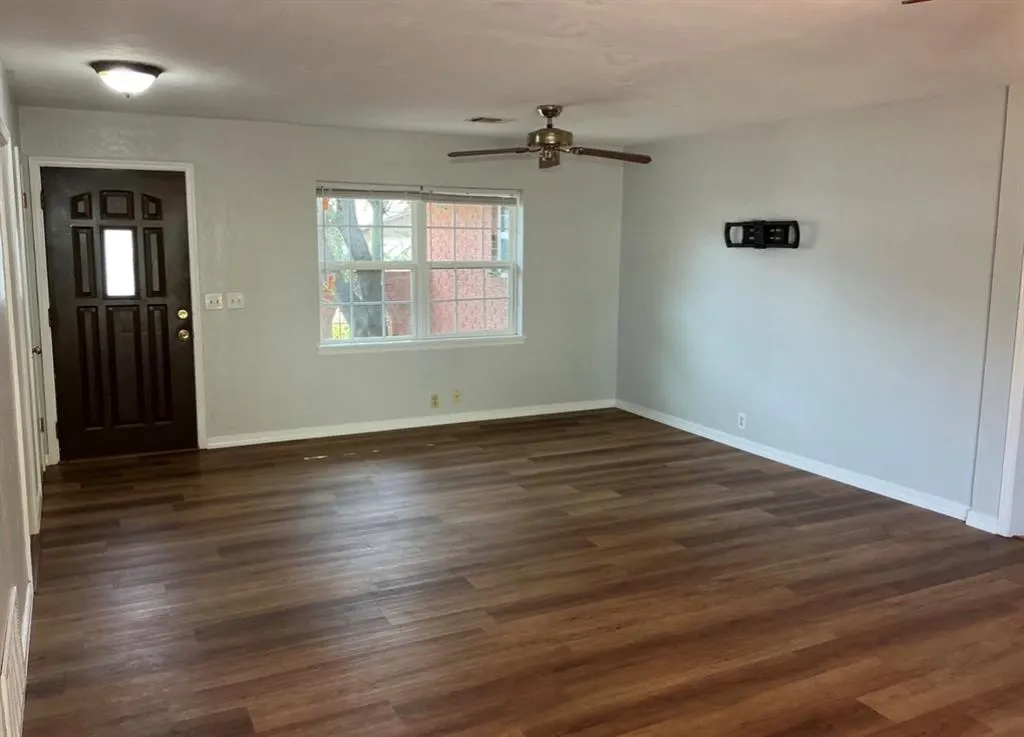 Photo 3 — 1101 Washington Street, Edmond, OK 73034