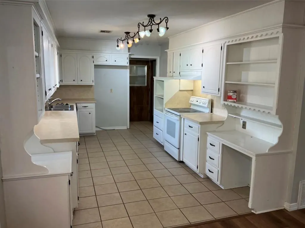 Photo 5 — 1101 Washington Street, Edmond, OK 73034