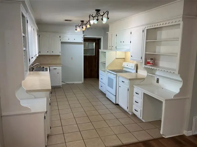 Photo 5 — 1101 Washington Street, Edmond, OK 73034