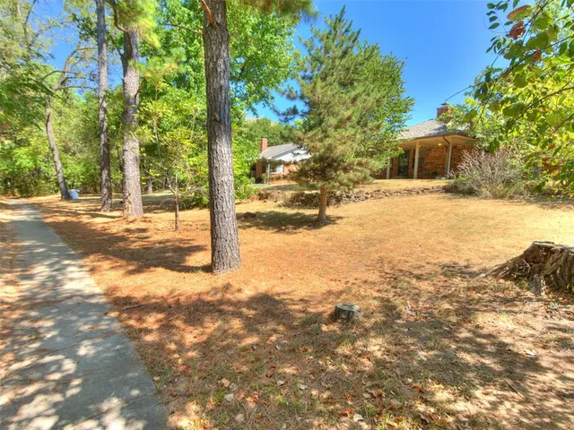 Photo 5 — 229 Chaucer Crescent Street, Midwest City, OK 73130