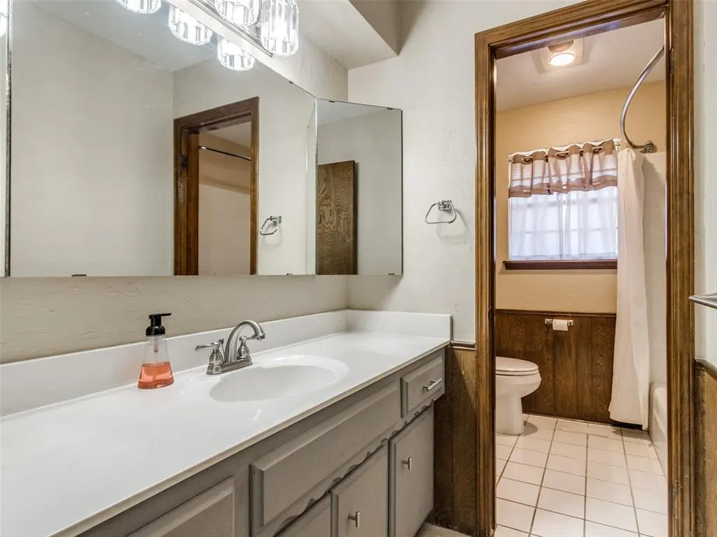 Photo 10 — 229 Chaucer Crescent Street, Midwest City, OK 73130