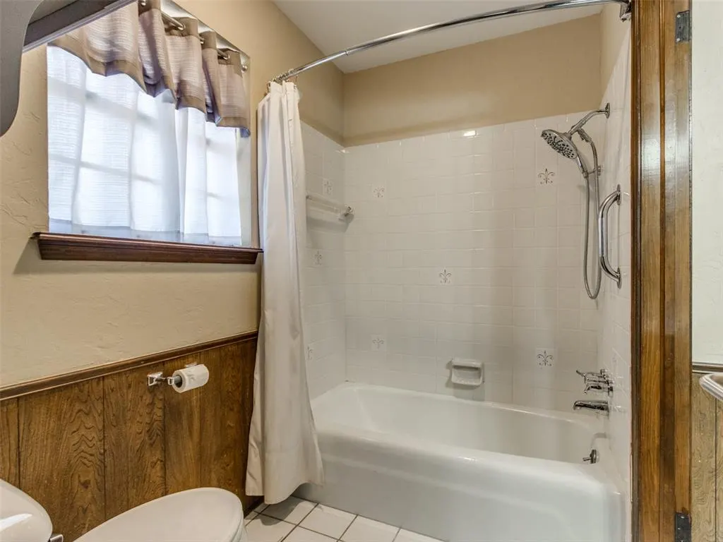 Photo 11 — 229 Chaucer Crescent Street, Midwest City, OK 73130