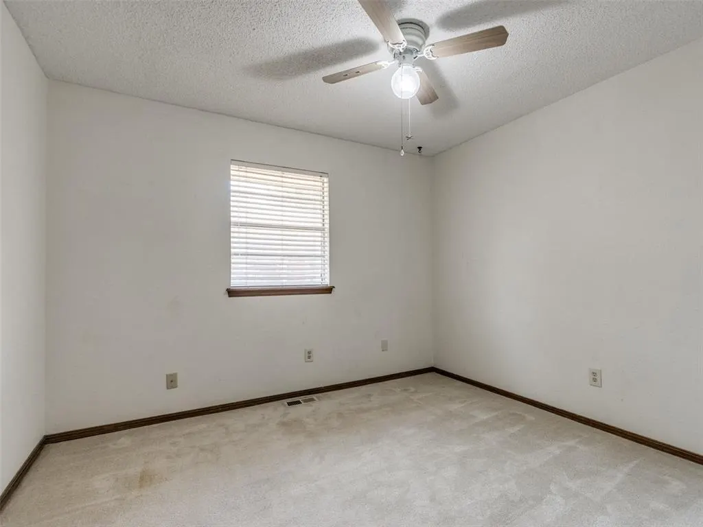 Photo 12 — 229 Chaucer Crescent Street, Midwest City, OK 73130