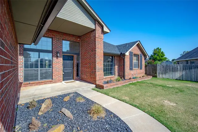 Photo 4 — 613 N Caddell Way, Mustang, OK 73064
