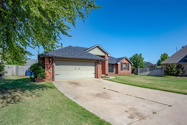 Photo 5 — 613 N Caddell Way, Mustang, OK 73064