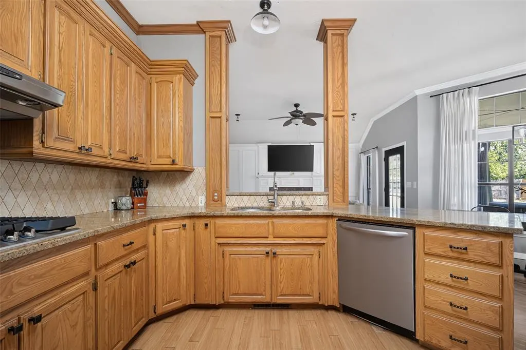 Photo 15 — 613 N Caddell Way, Mustang, OK 73064