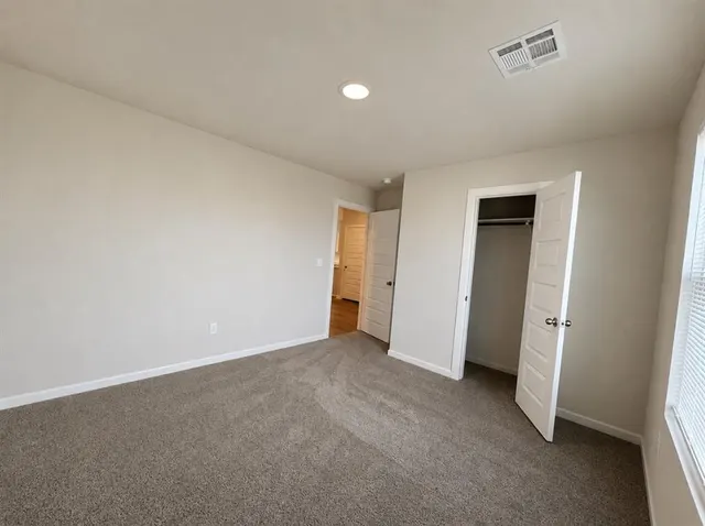 Photo 2 — 2512 Kathleens Crossing, Yukon, OK 73099