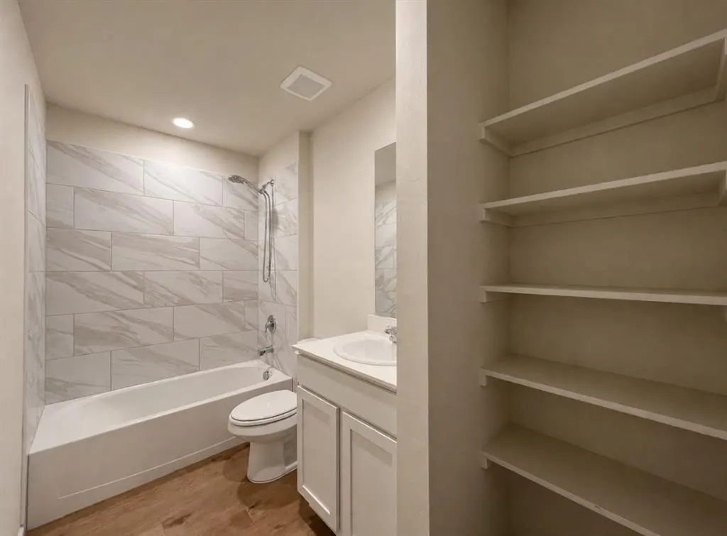 Photo 3 — 2512 Kathleens Crossing, Yukon, OK 73099