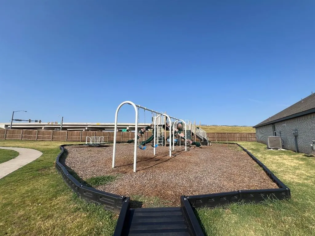 Photo 24 — 2512 Kathleens Crossing, Yukon, OK 73099