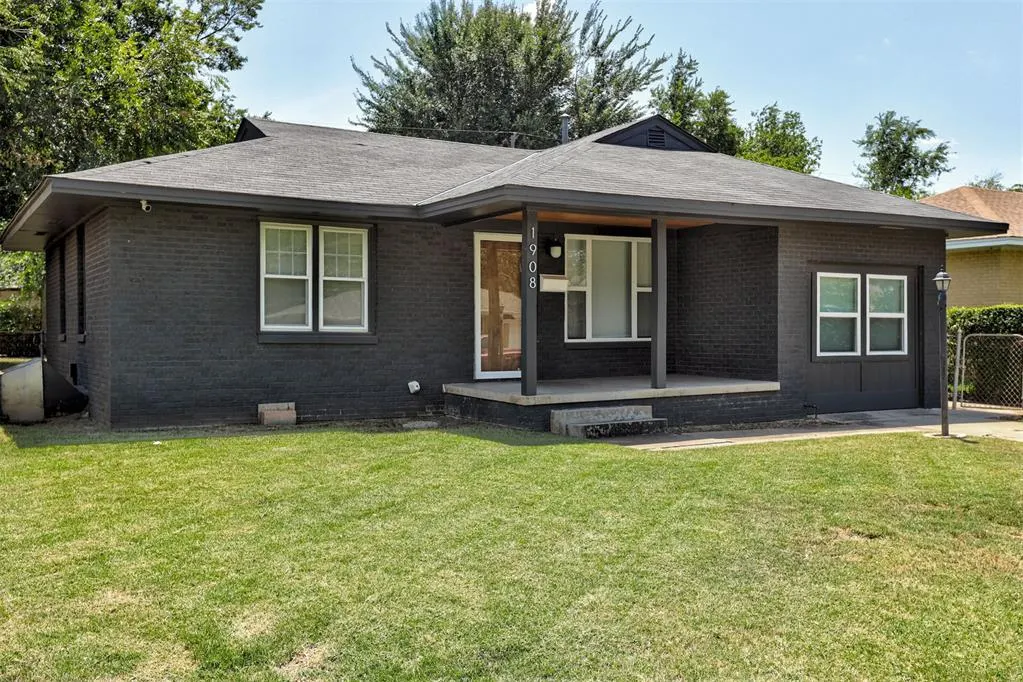 Photo 3 — 1908 Westchester Drive, Oklahoma City, OK 73120