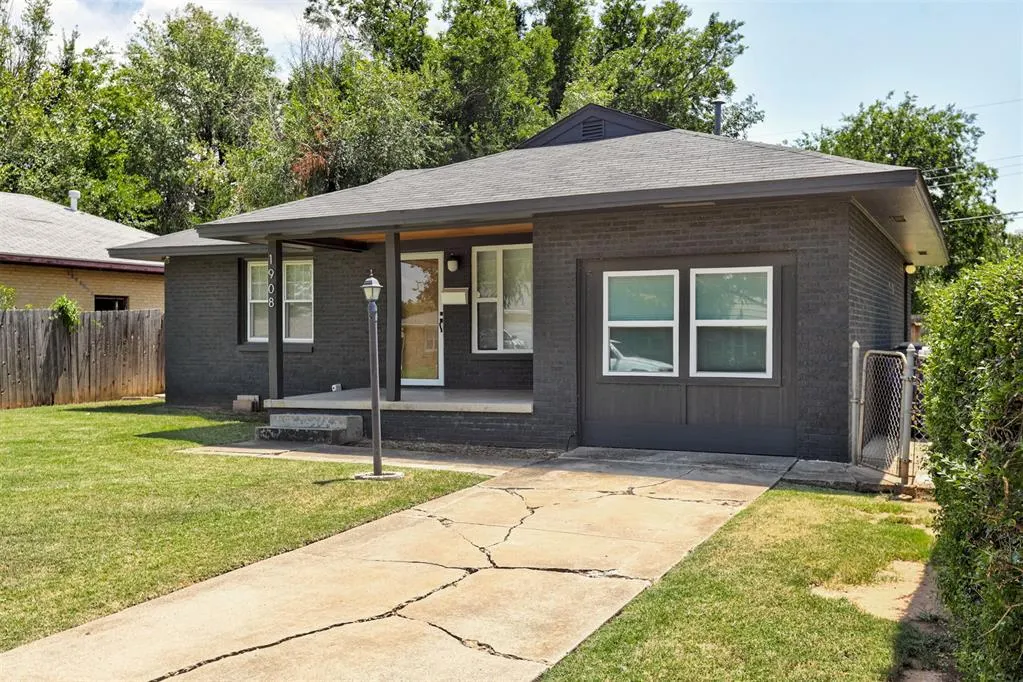 Photo 4 — 1908 Westchester Drive, Oklahoma City, OK 73120
