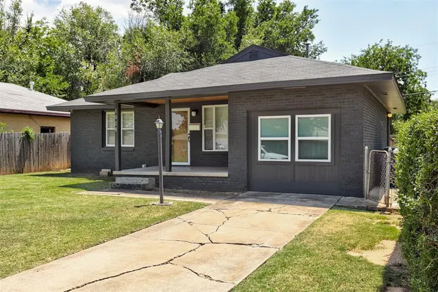 Photo 4 — 1908 Westchester Drive, Oklahoma City, OK 73120