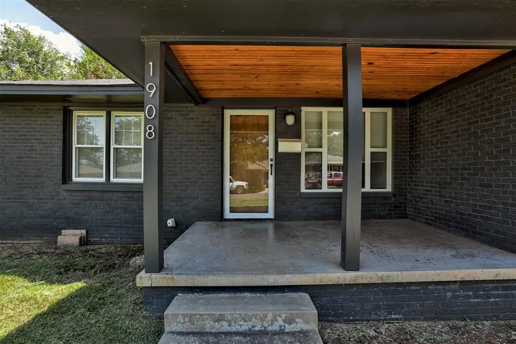 Photo 5 — 1908 Westchester Drive, Oklahoma City, OK 73120