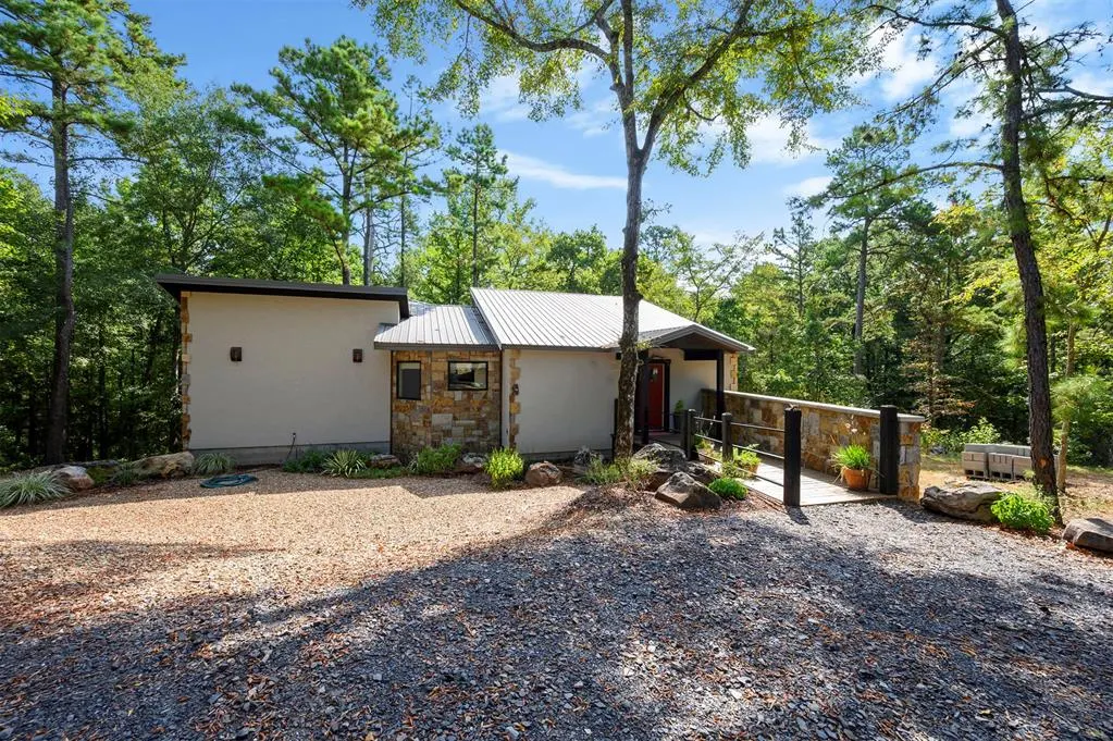 Front exterior — 116 Raintree Road, Broken Bow, OK 74728