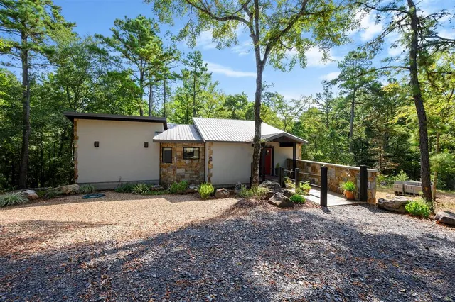 Front exterior — 116 Raintree Road, Broken Bow, OK 74728
