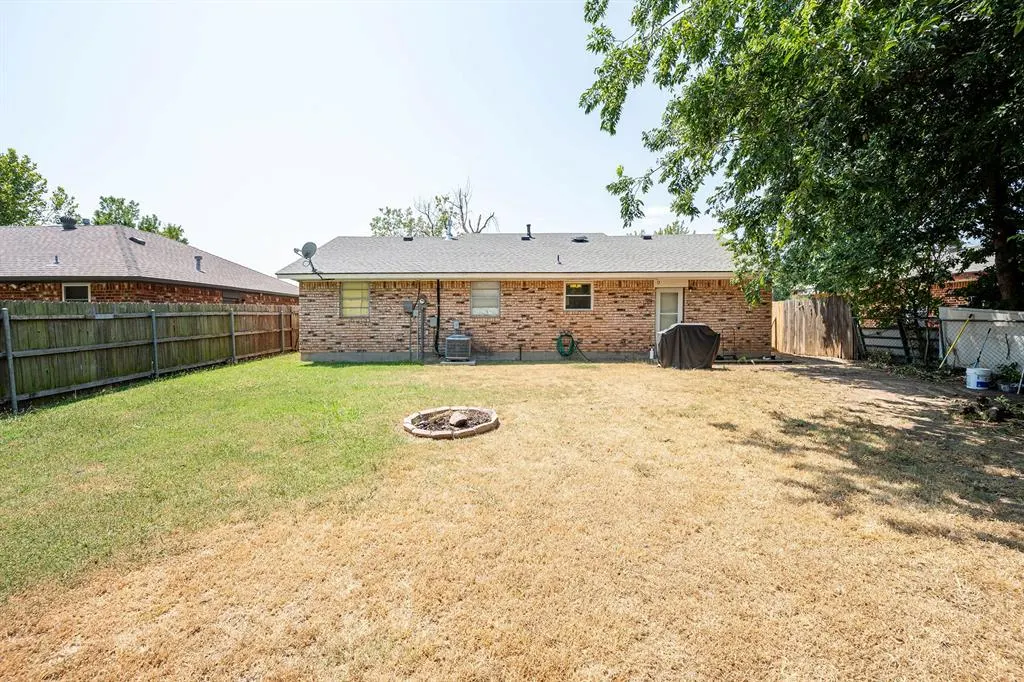 Photo 21 — 1504 Lawton, Moore, OK 73160