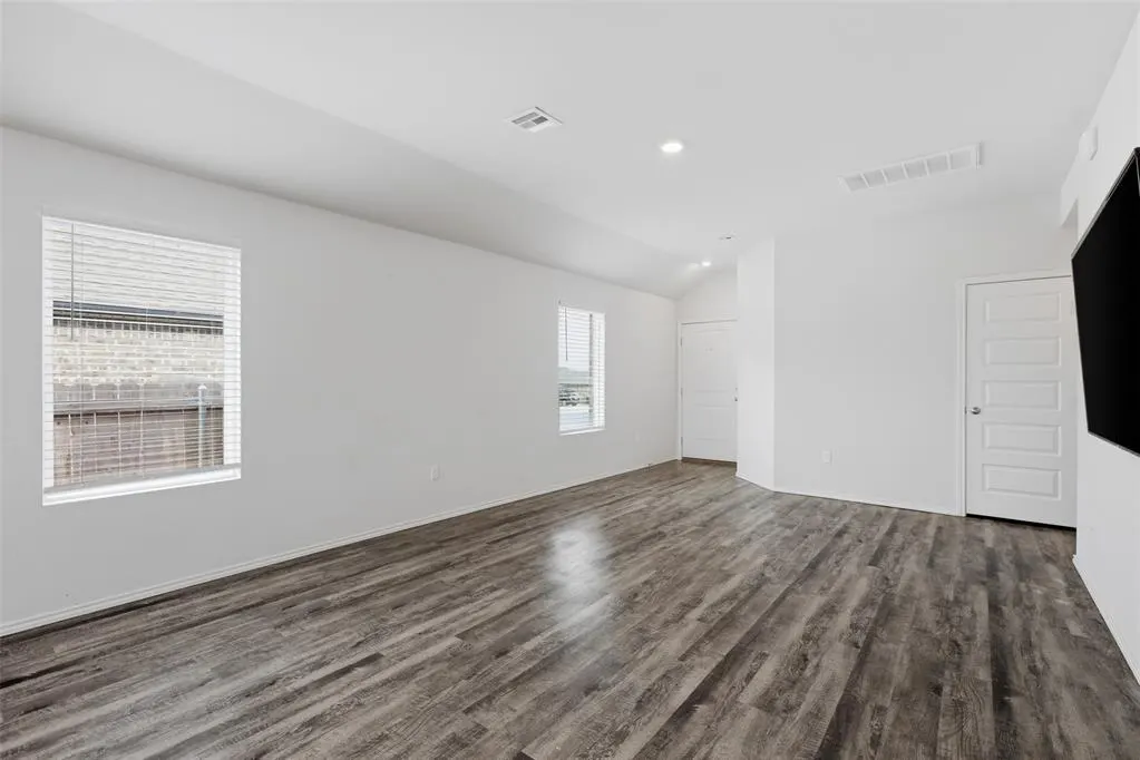Photo 6 — 11832 NW 94th Street, Yukon, OK 73099