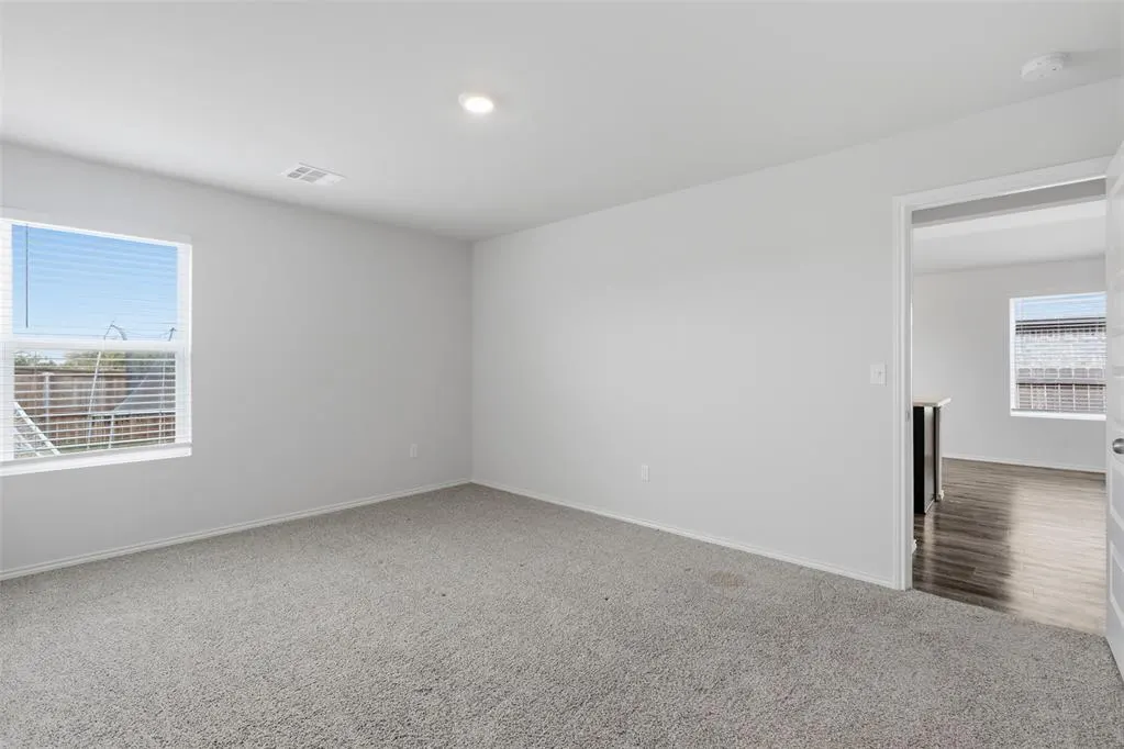 Photo 16 — 11832 NW 94th Street, Yukon, OK 73099